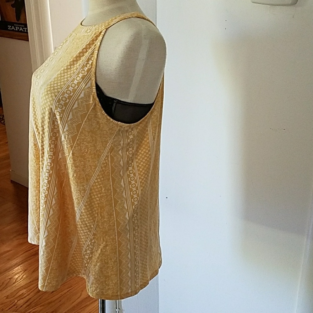 Top - Picture 2 of 3